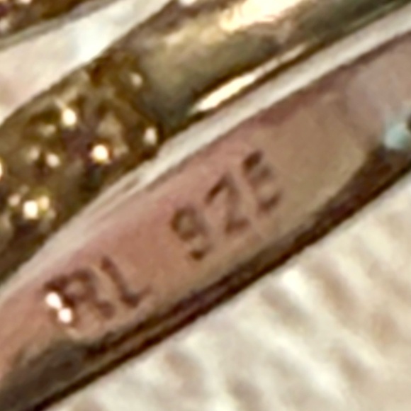 Emerald And White Sapphire Ring! 7 - Picture 15 of 15